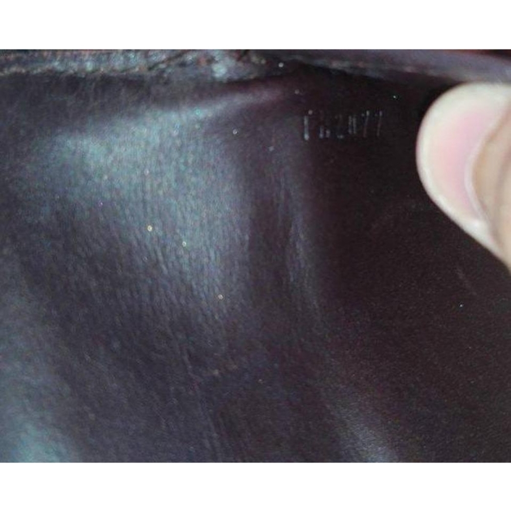 Louis Vuitton Tresor Vernis Porte-Tresor Wallet - Picture 9 of 10